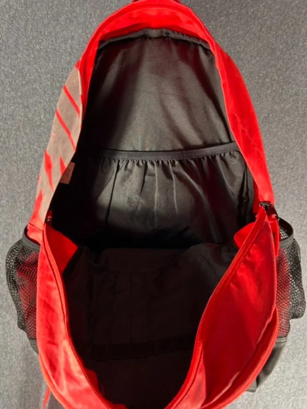 Nike Max Air Vapor Backpack Red/Black Water Resistent Shock Absorbing Air Pods